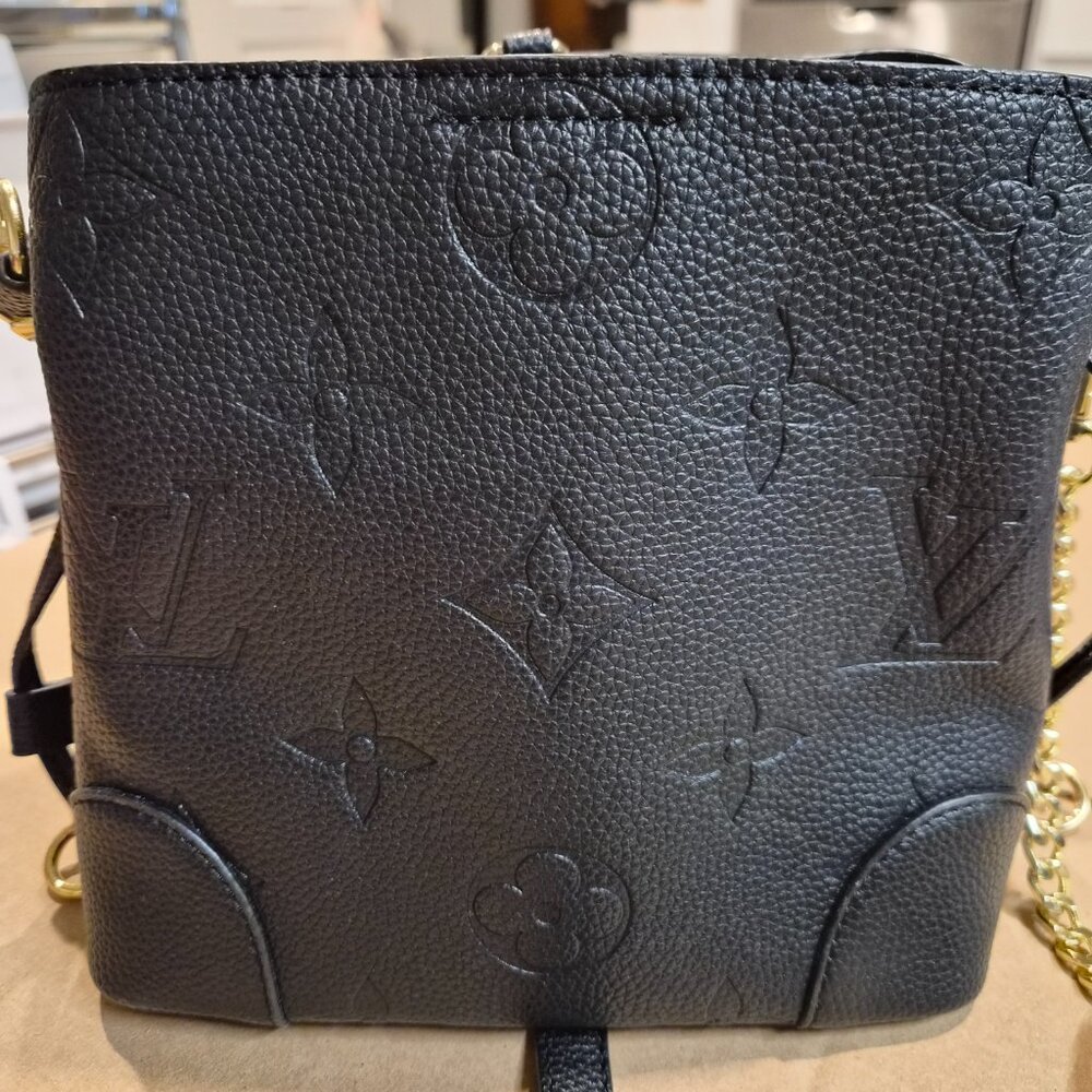 Designer Inspired Vegan Leather Monogram Bucket Bag - Picture 4 of 8